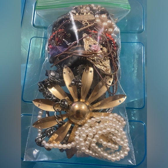 Jewelry - Costume Jewelry Parts Lot #9379